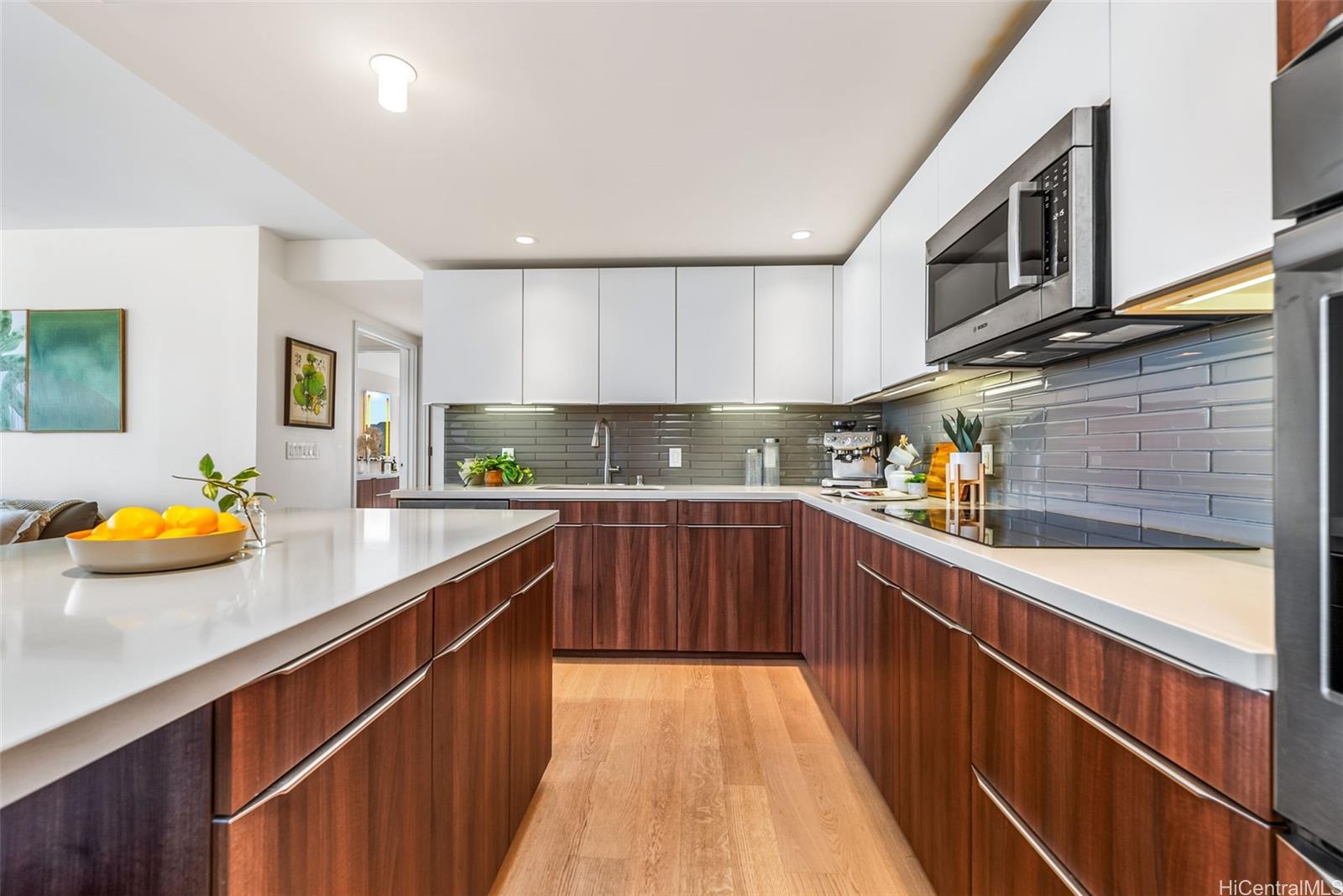 Symphony Honolulu condo # 2810, Honolulu, Hawaii - photo 2 of 25