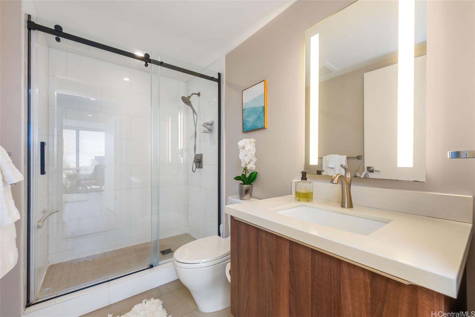 Symphony Honolulu condo # 2810, Honolulu, Hawaii - photo 15 of 25