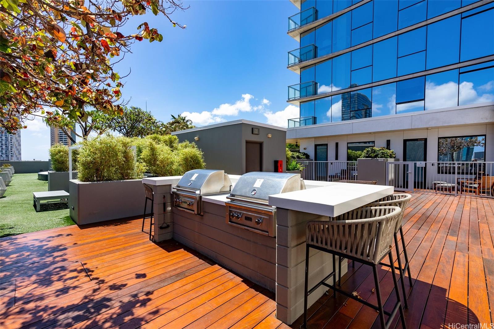 Symphony Honolulu condo # 2810, Honolulu, Hawaii - photo 22 of 25