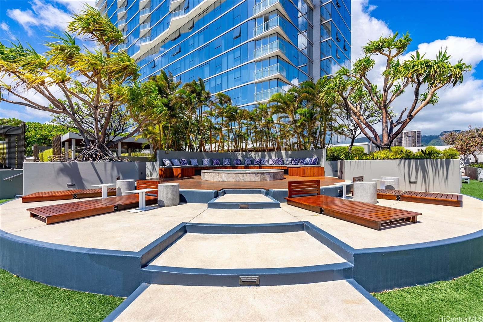 Symphony Honolulu condo # 2810, Honolulu, Hawaii - photo 23 of 25