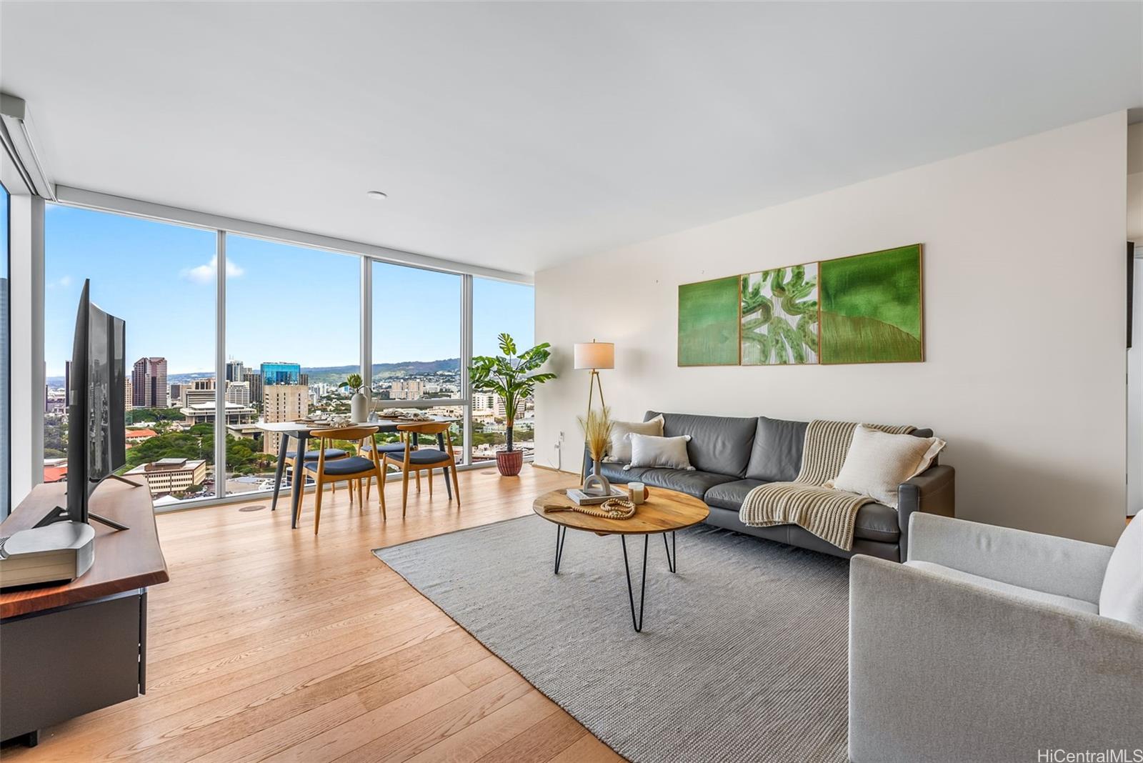 Symphony Honolulu condo # 2810, Honolulu, Hawaii - photo 6 of 25