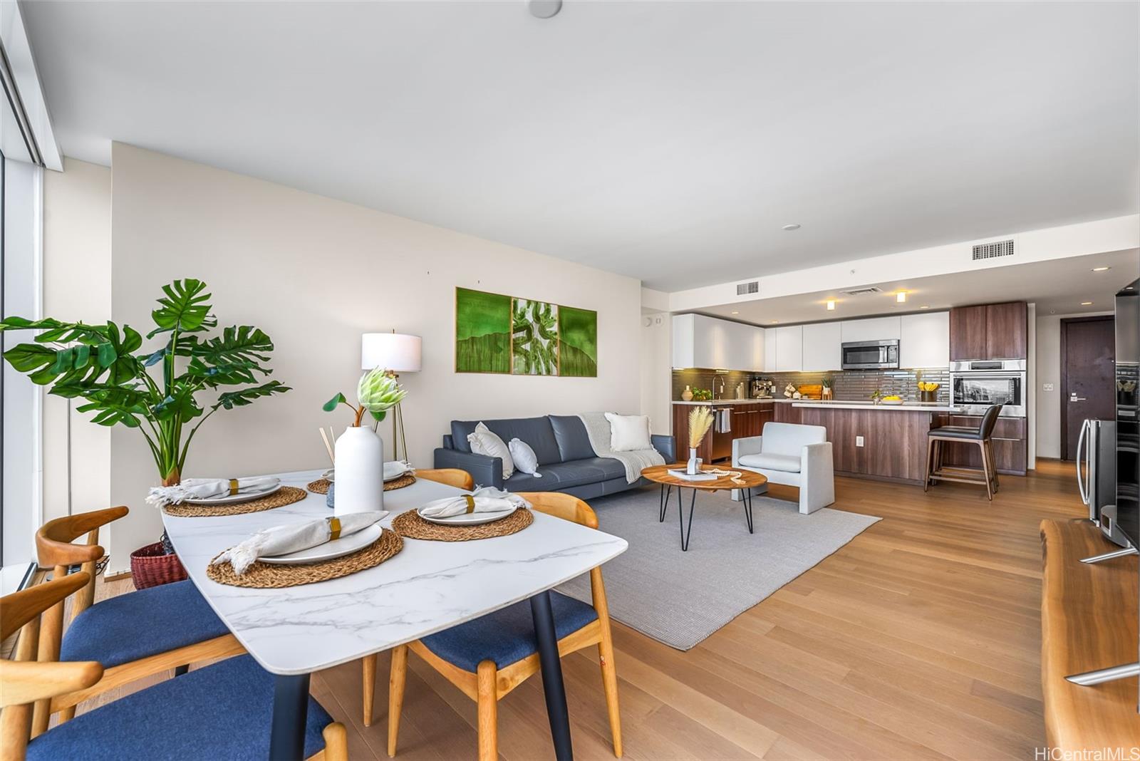 Symphony Honolulu condo # 2810, Honolulu, Hawaii - photo 7 of 25