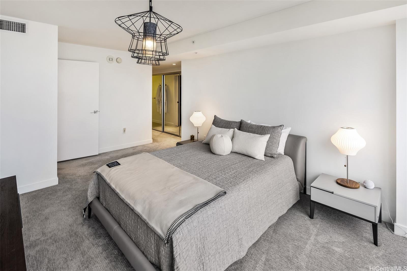 Symphony Honolulu condo # 3009, Honolulu, Hawaii - photo 14 of 25