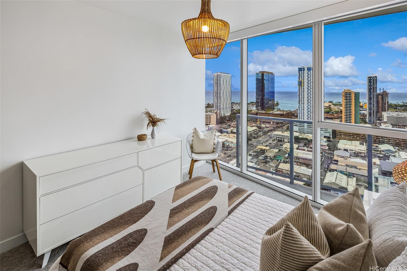 Symphony Honolulu condo # 3009, Honolulu, Hawaii - photo 17 of 25