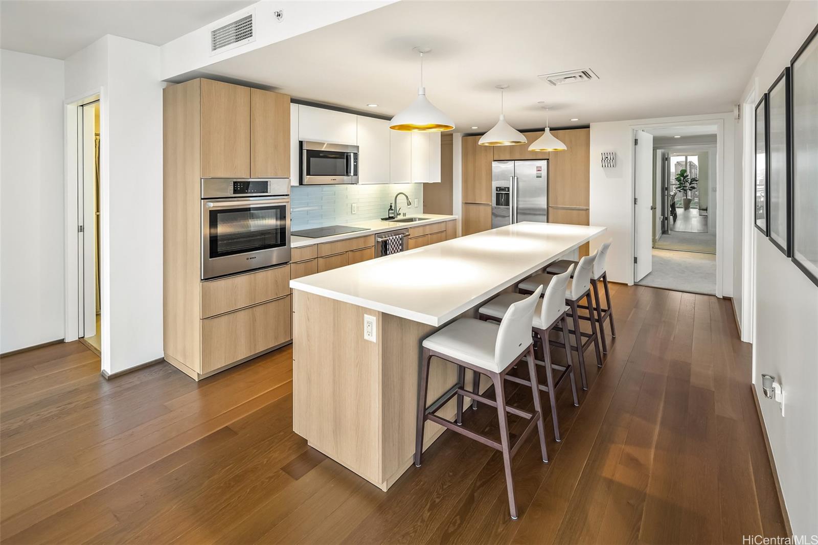 Symphony Honolulu condo # 3009, Honolulu, Hawaii - photo 3 of 25