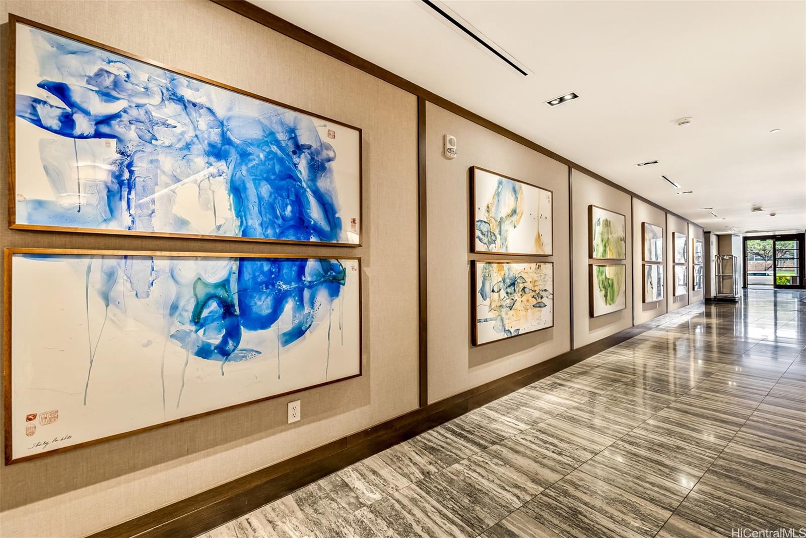 Symphony Honolulu condo # 3009, Honolulu, Hawaii - photo 23 of 25