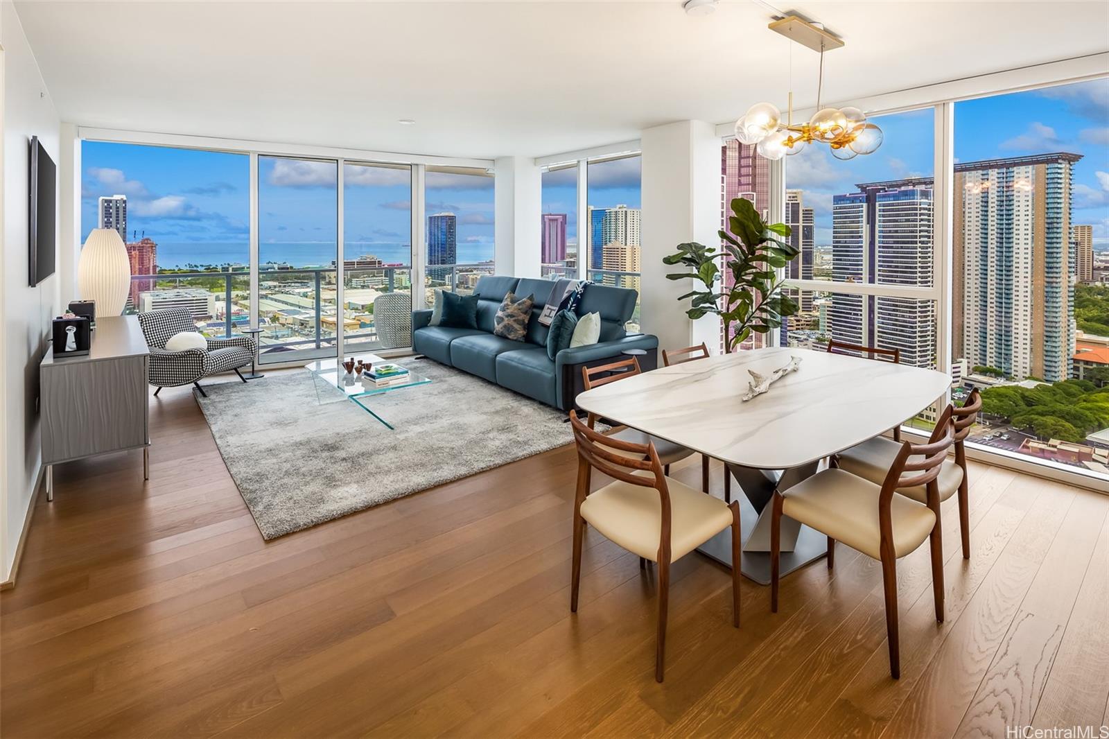 Symphony Honolulu condo # 3009, Honolulu, Hawaii - photo 5 of 25