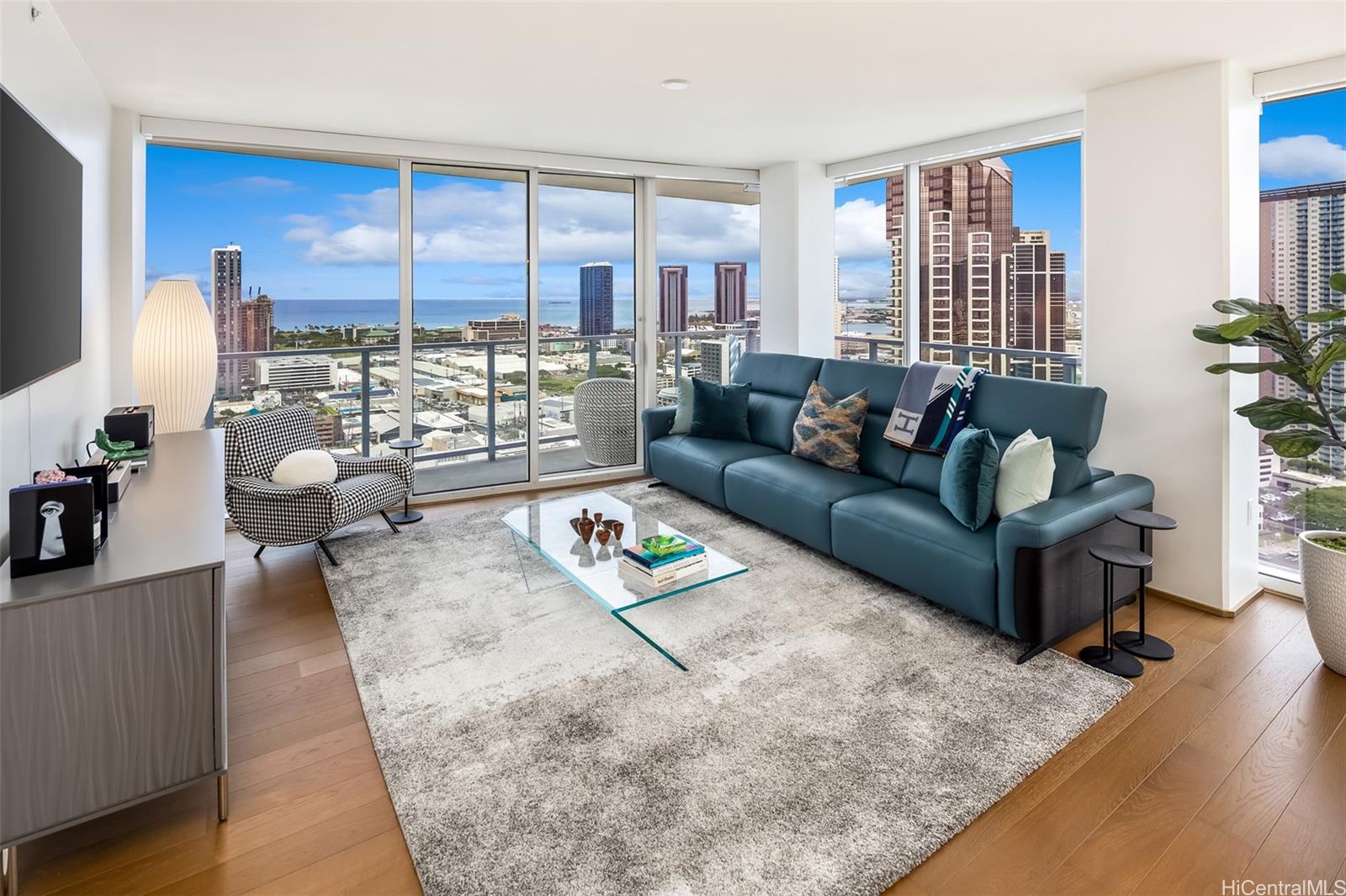 Symphony Honolulu condo # 3009, Honolulu, Hawaii - photo 6 of 25