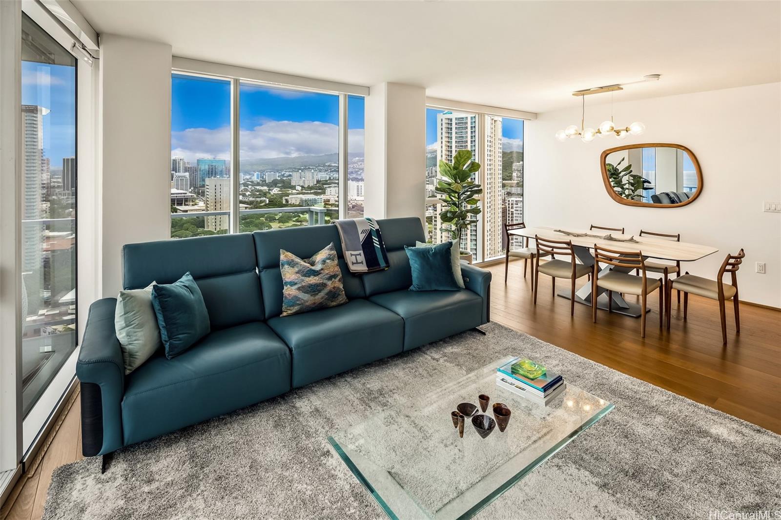 Symphony Honolulu condo # 3009, Honolulu, Hawaii - photo 8 of 25