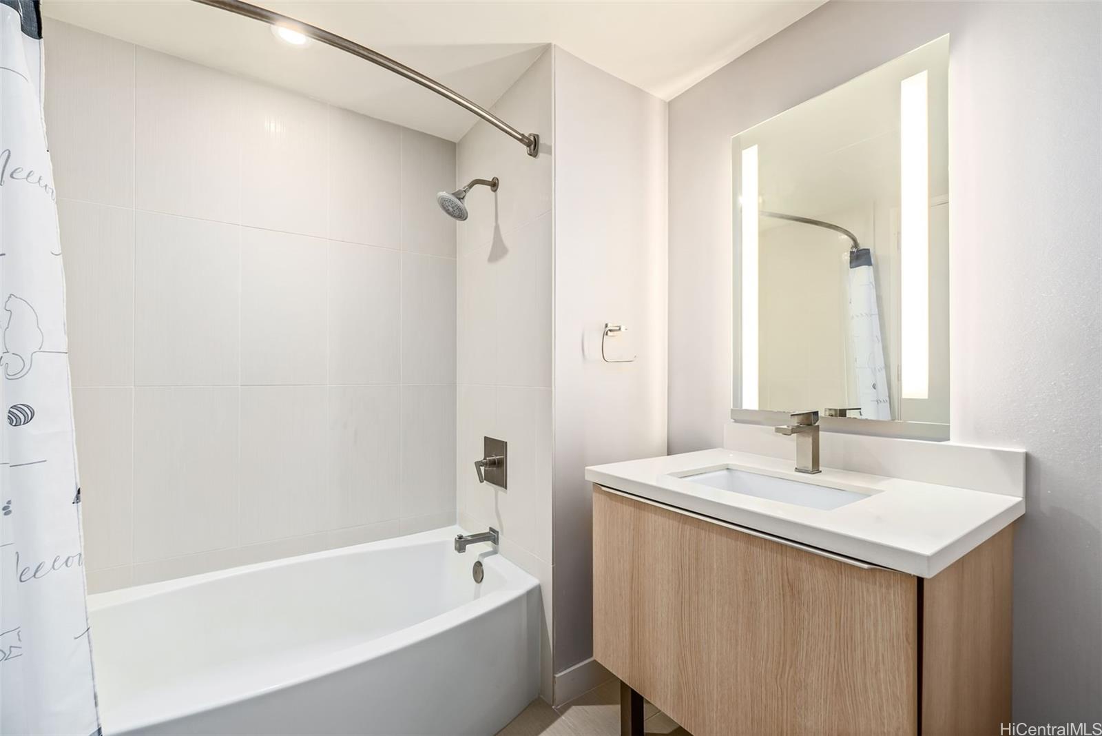 Symphony Honolulu condo # 3101, Honolulu, Hawaii - photo 11 of 21