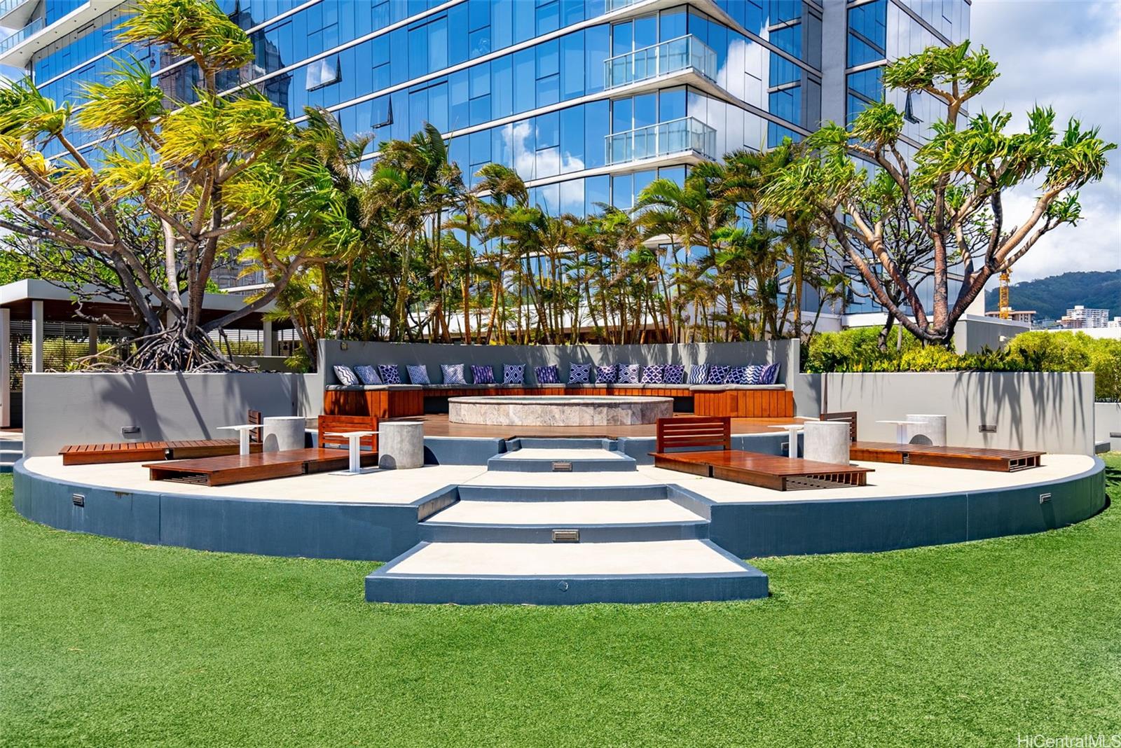 Symphony Honolulu condo # 3101, Honolulu, Hawaii - photo 18 of 25