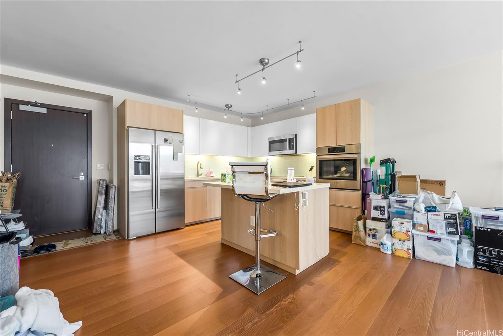 Symphony Honolulu condo # 3101, Honolulu, Hawaii - photo 4 of 21