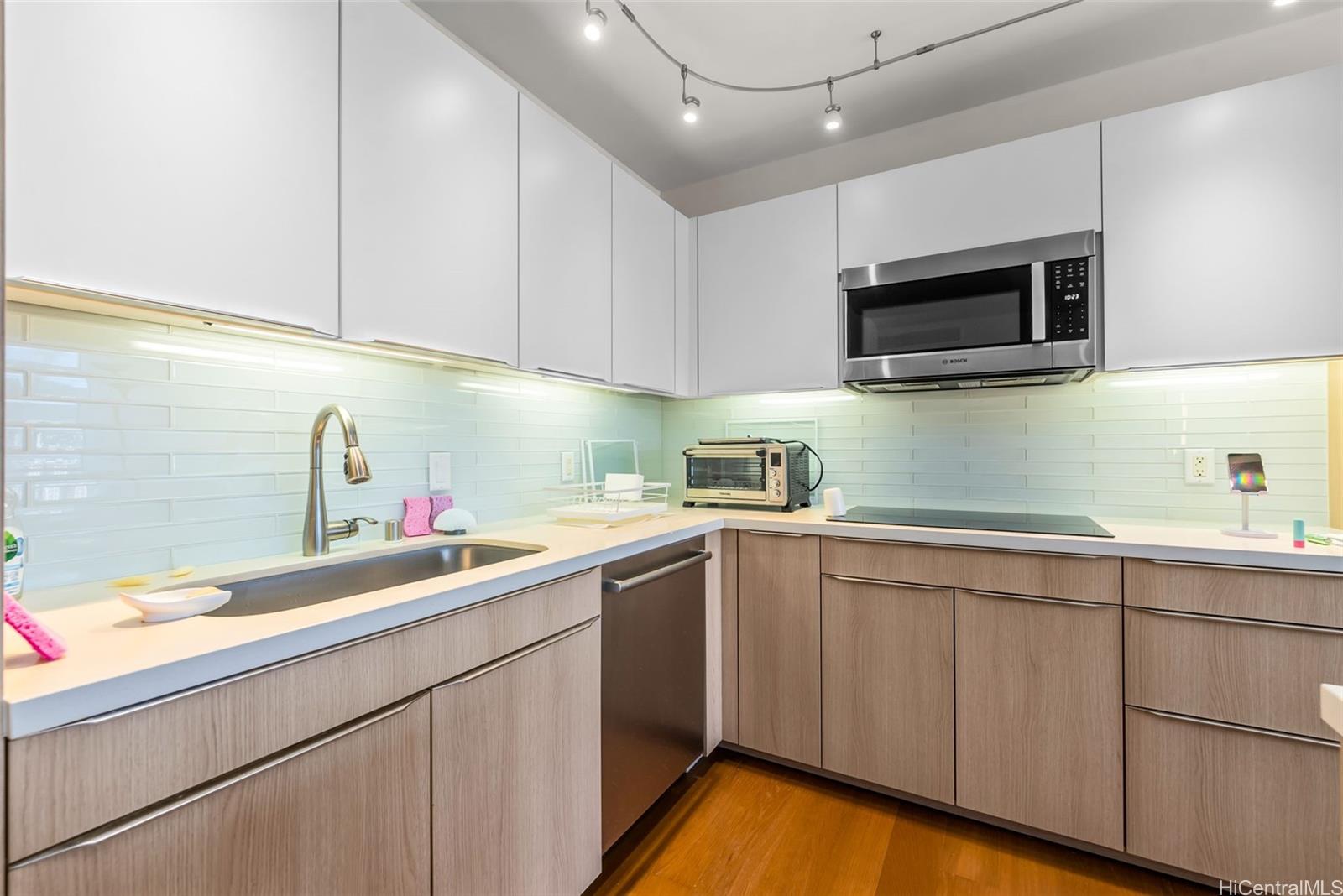 Symphony Honolulu condo # 3101, Honolulu, Hawaii - photo 6 of 21