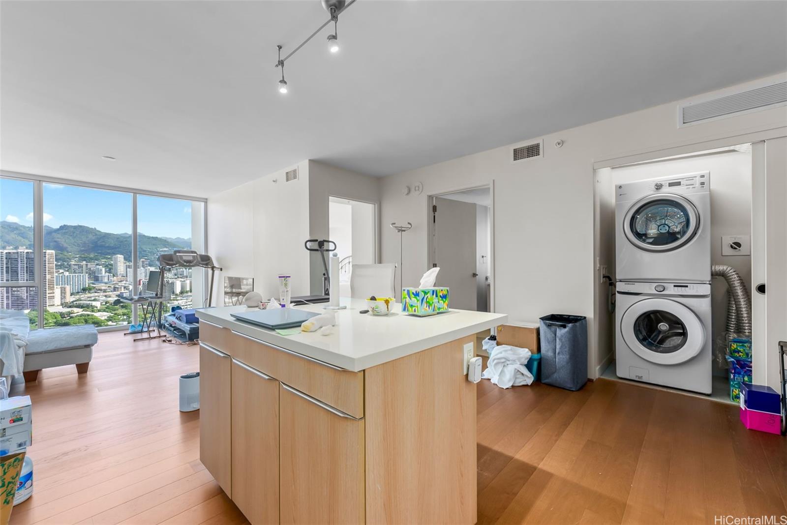 Symphony Honolulu condo # 3101, Honolulu, Hawaii - photo 7 of 21