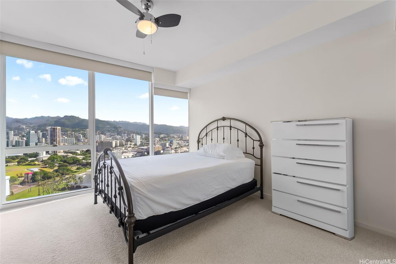 Symphony Honolulu condo # 3101, Honolulu, Hawaii - photo 8 of 21