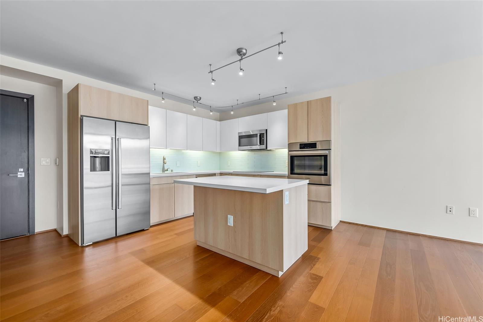 Symphony Honolulu condo # 3101, Honolulu, Hawaii - photo 8 of 25