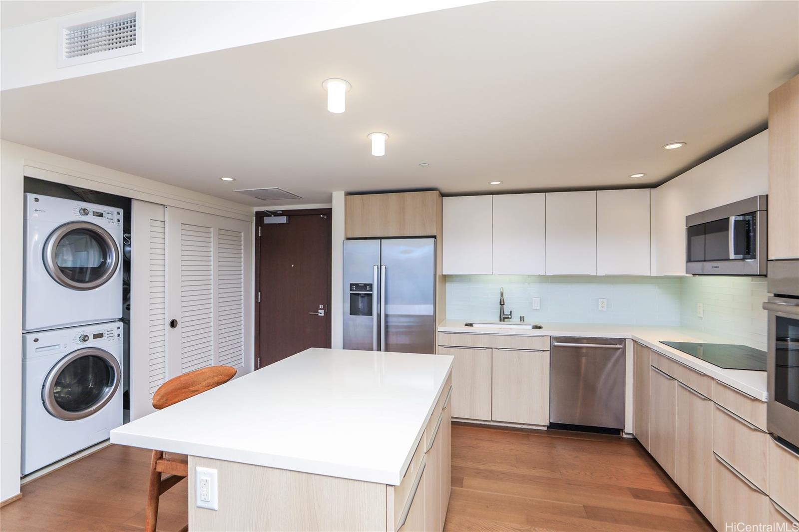 888 Kapiolani Blvd Honolulu - Rental - photo 3 of 17