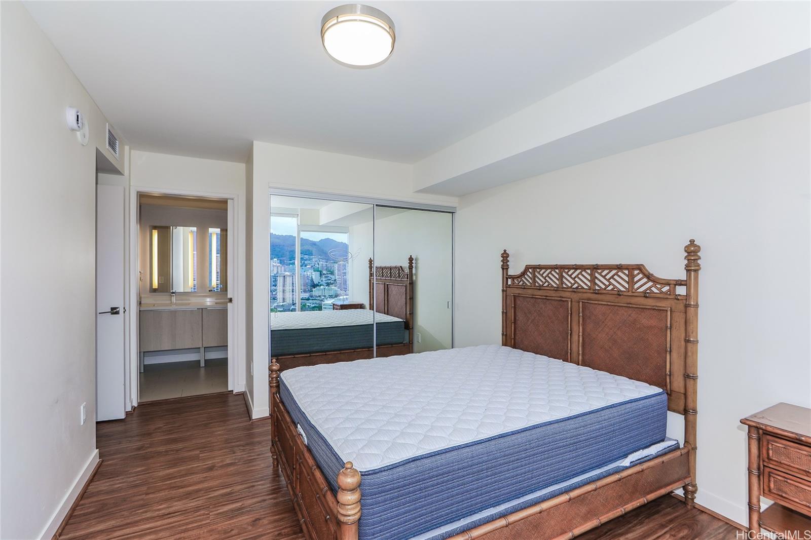 888 Kapiolani Blvd Honolulu - Rental - photo 7 of 17