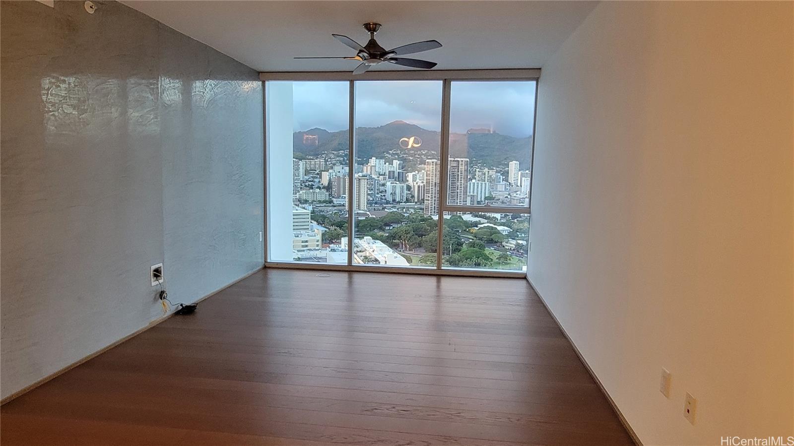 888 Kapiolani Blvd Honolulu - Rental - photo 11 of 21