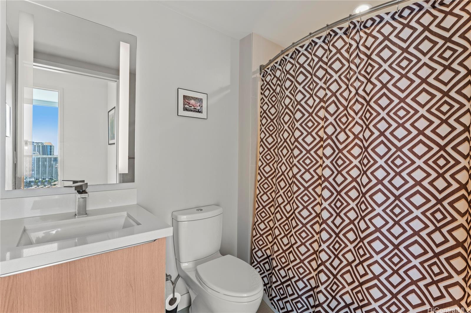 Symphony Honolulu condo # 3505, Honolulu, Hawaii - photo 17 of 25