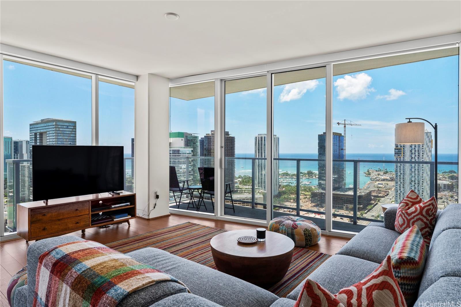 Symphony Honolulu condo # 3505, Honolulu, Hawaii - photo 2 of 25