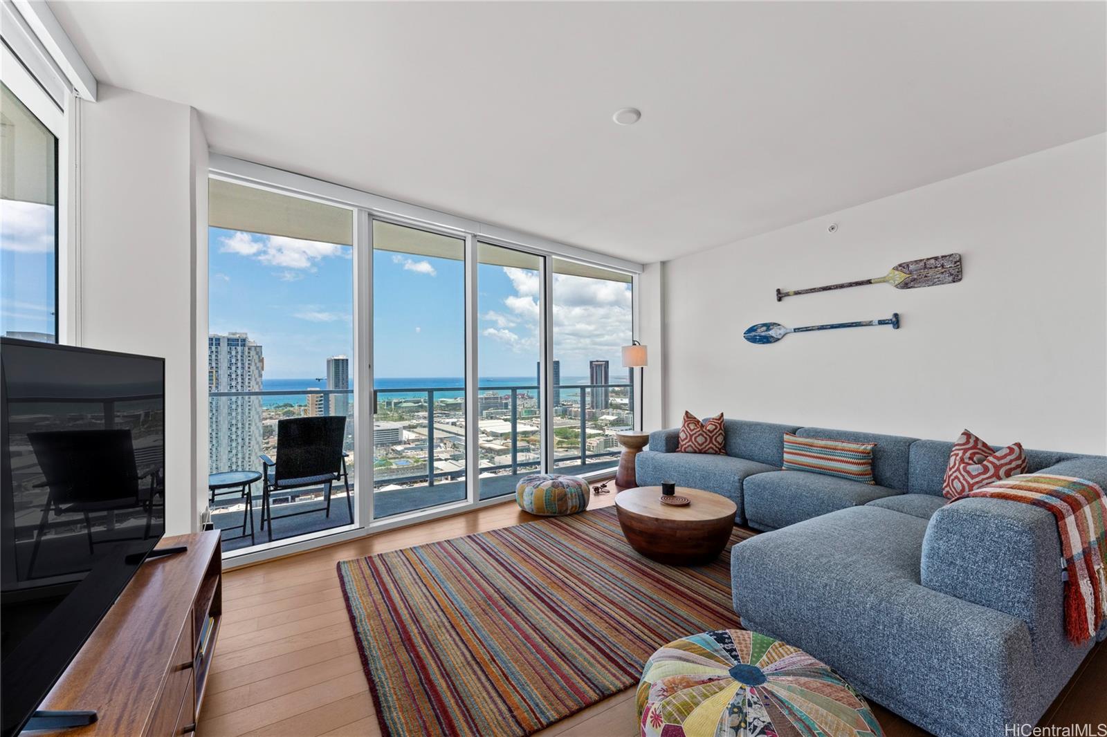 Symphony Honolulu condo # 3505, Honolulu, Hawaii - photo 4 of 25