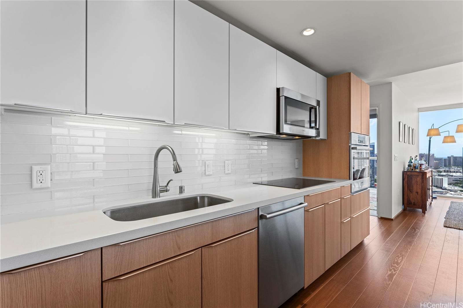 Symphony Honolulu condo # 3505, Honolulu, Hawaii - photo 9 of 25