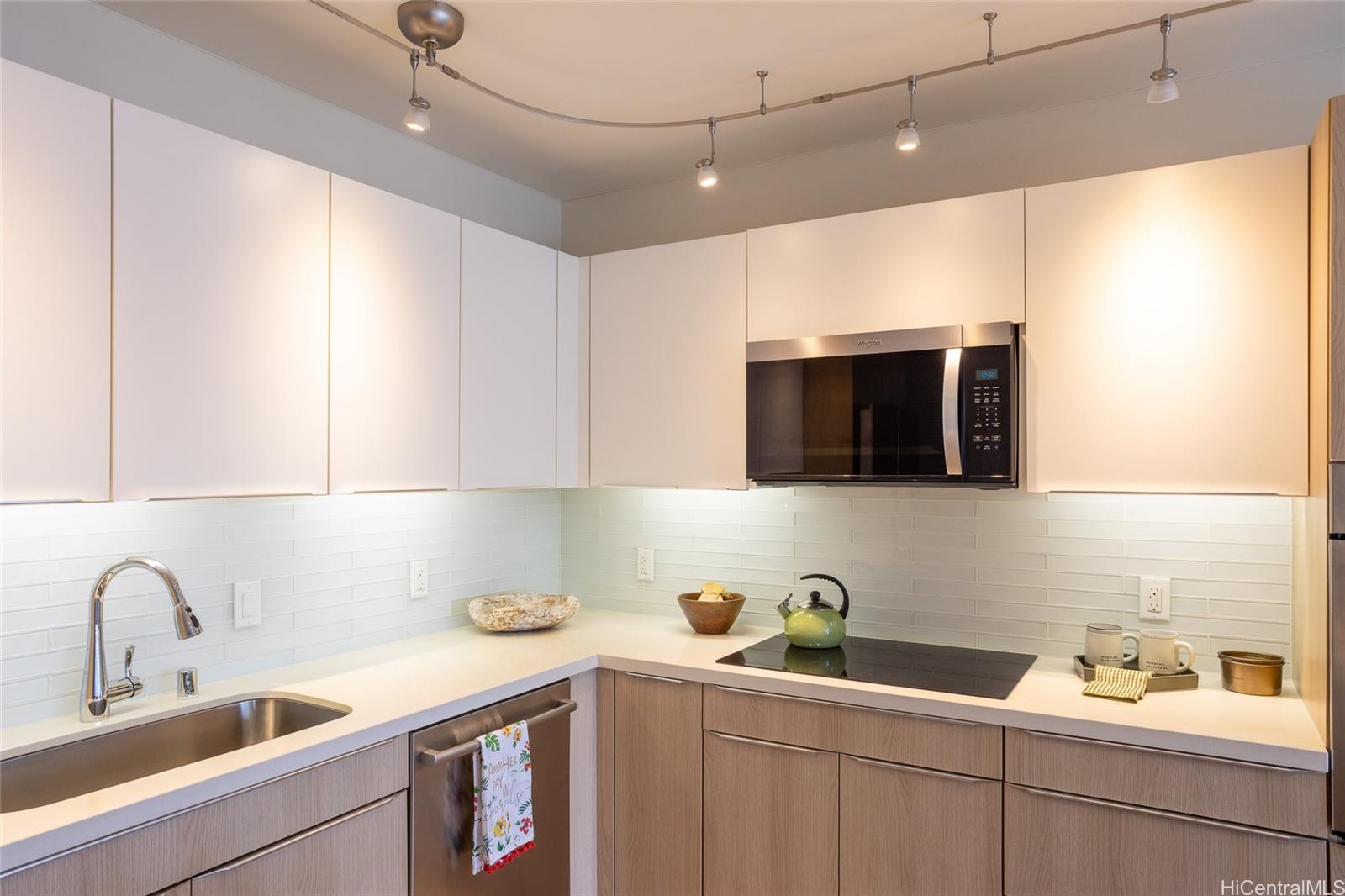 Symphony Honolulu condo # 4101, Honolulu, Hawaii - photo 2 of 25