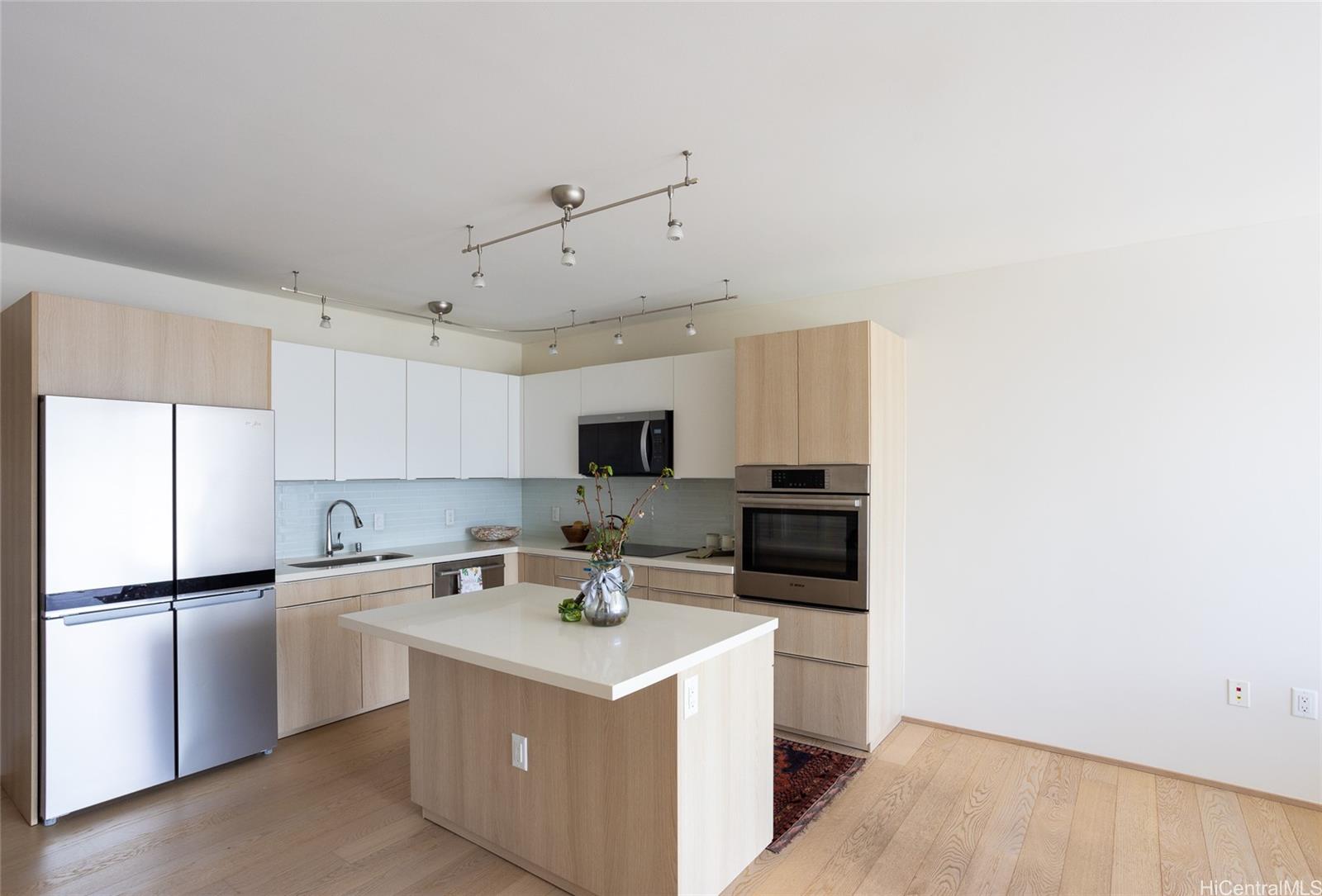 Symphony Honolulu condo # 4101, Honolulu, Hawaii - photo 3 of 25