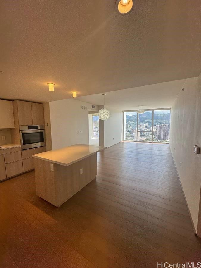 888 Kapiolani Blvd Honolulu - Rental - photo 2 of 17