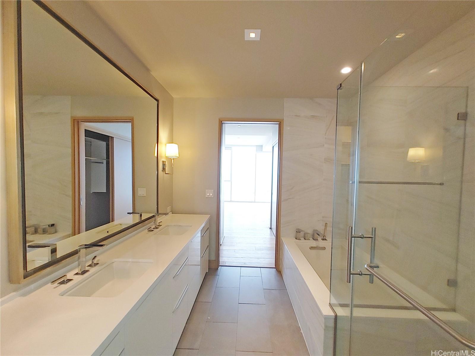 Symphony Honolulu condo # 4505, Honolulu, Hawaii - photo 13 of 25