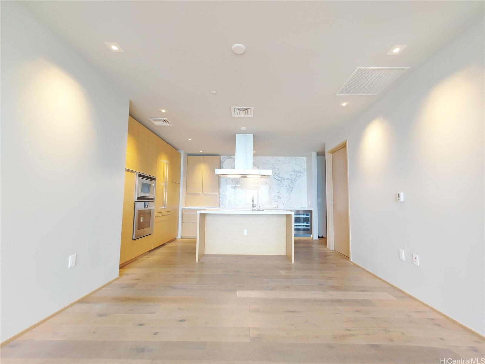 Symphony Honolulu condo # 4505, Honolulu, Hawaii - photo 6 of 25