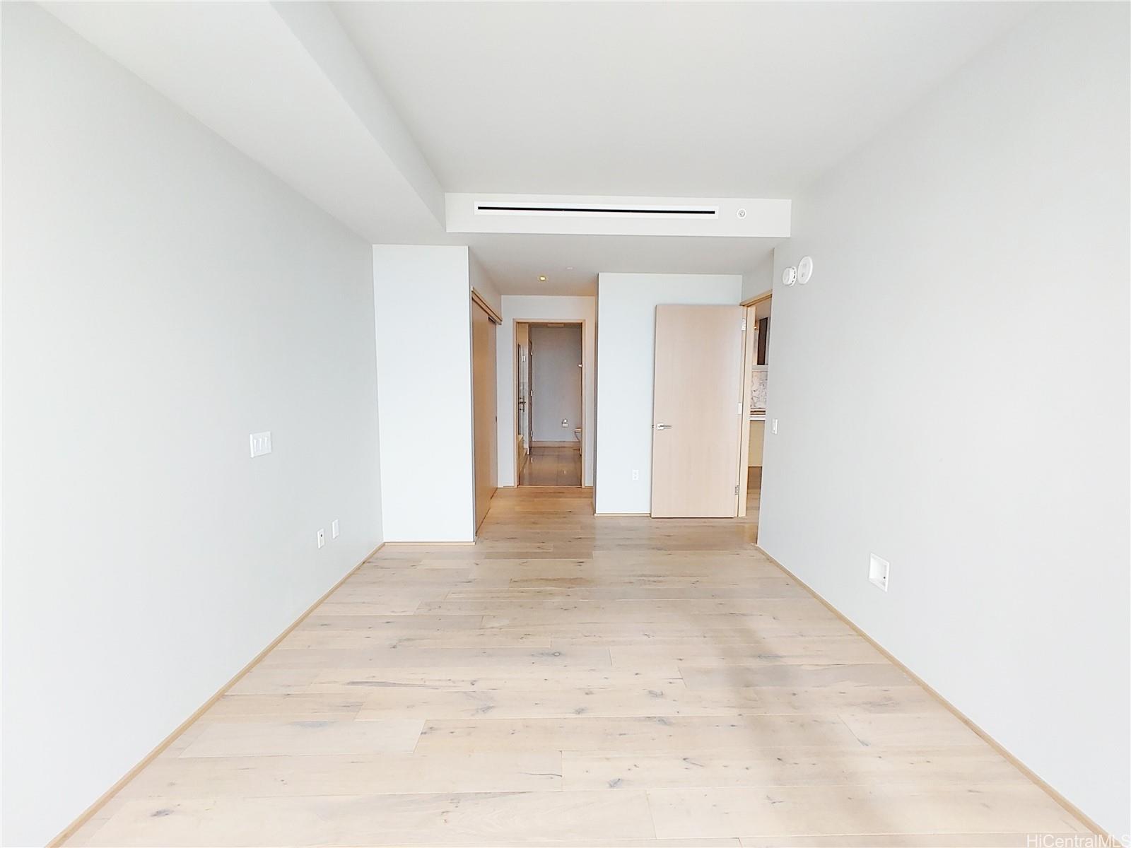 Symphony Honolulu condo # 4505, Honolulu, Hawaii - photo 8 of 25