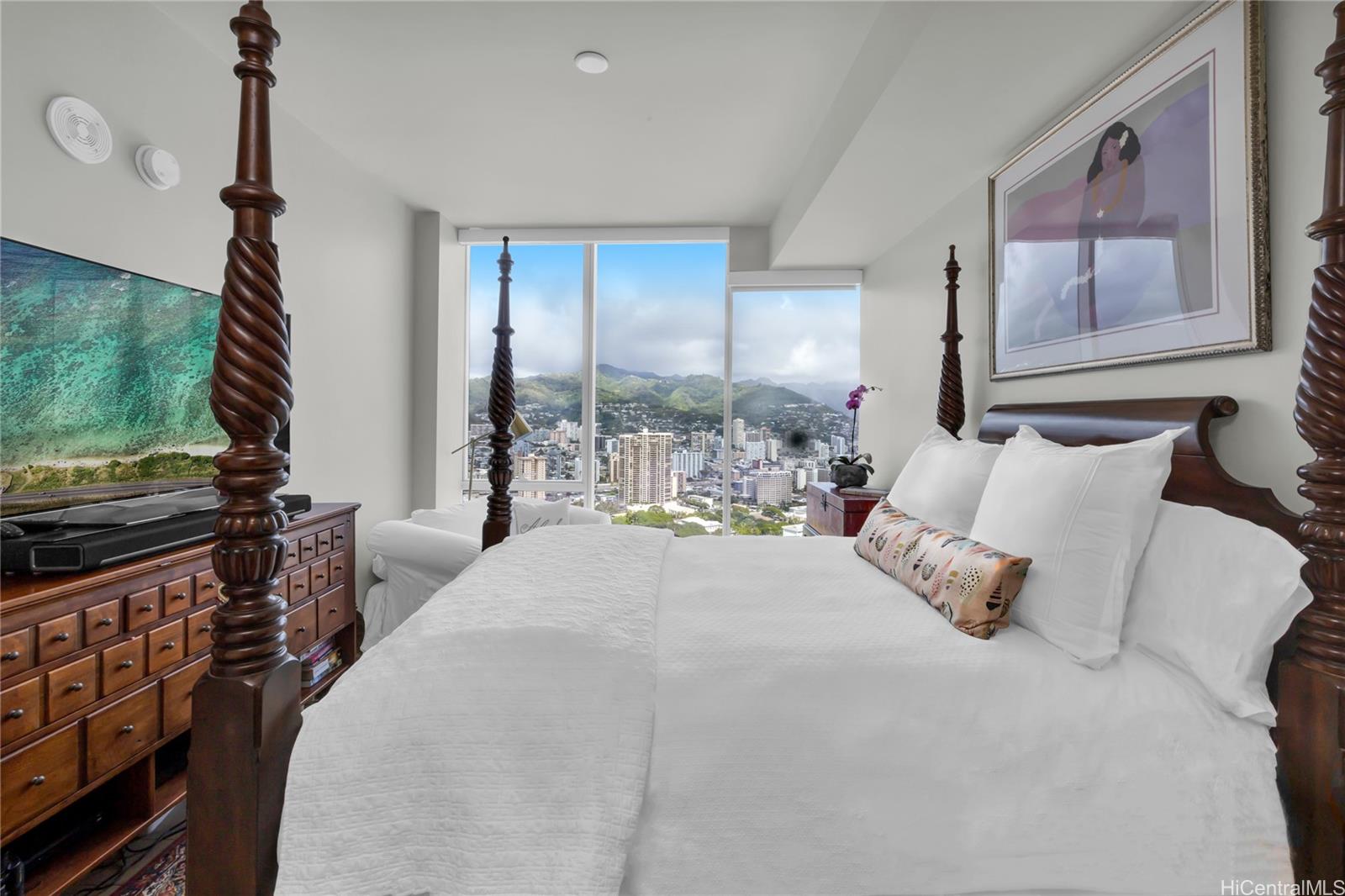 Symphony Honolulu condo # PH 4501, Honolulu, Hawaii - photo 10 of 24