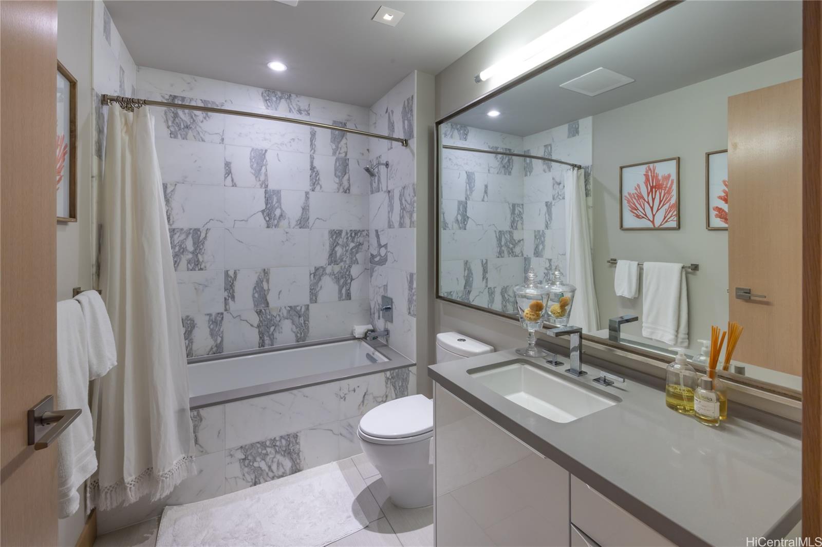 Symphony Honolulu condo # PH4501, Honolulu, Hawaii - photo 10 of 14