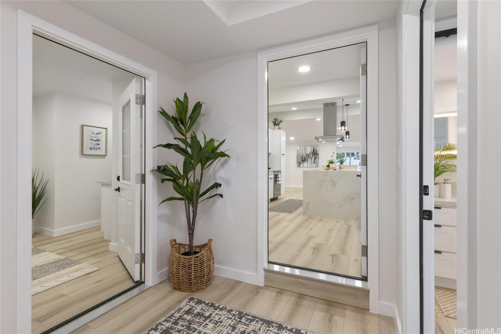 889  Akumu Street Enchanted Lake, Kailua home - photo 12 of 25