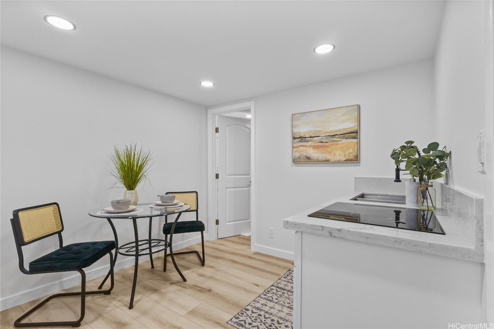 889  Akumu Street Enchanted Lake, Kailua home - photo 16 of 25