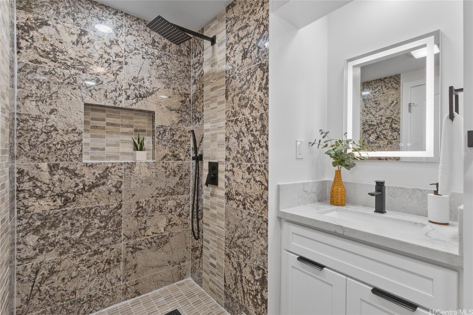 889  Akumu Street Enchanted Lake, Kailua home - photo 22 of 25