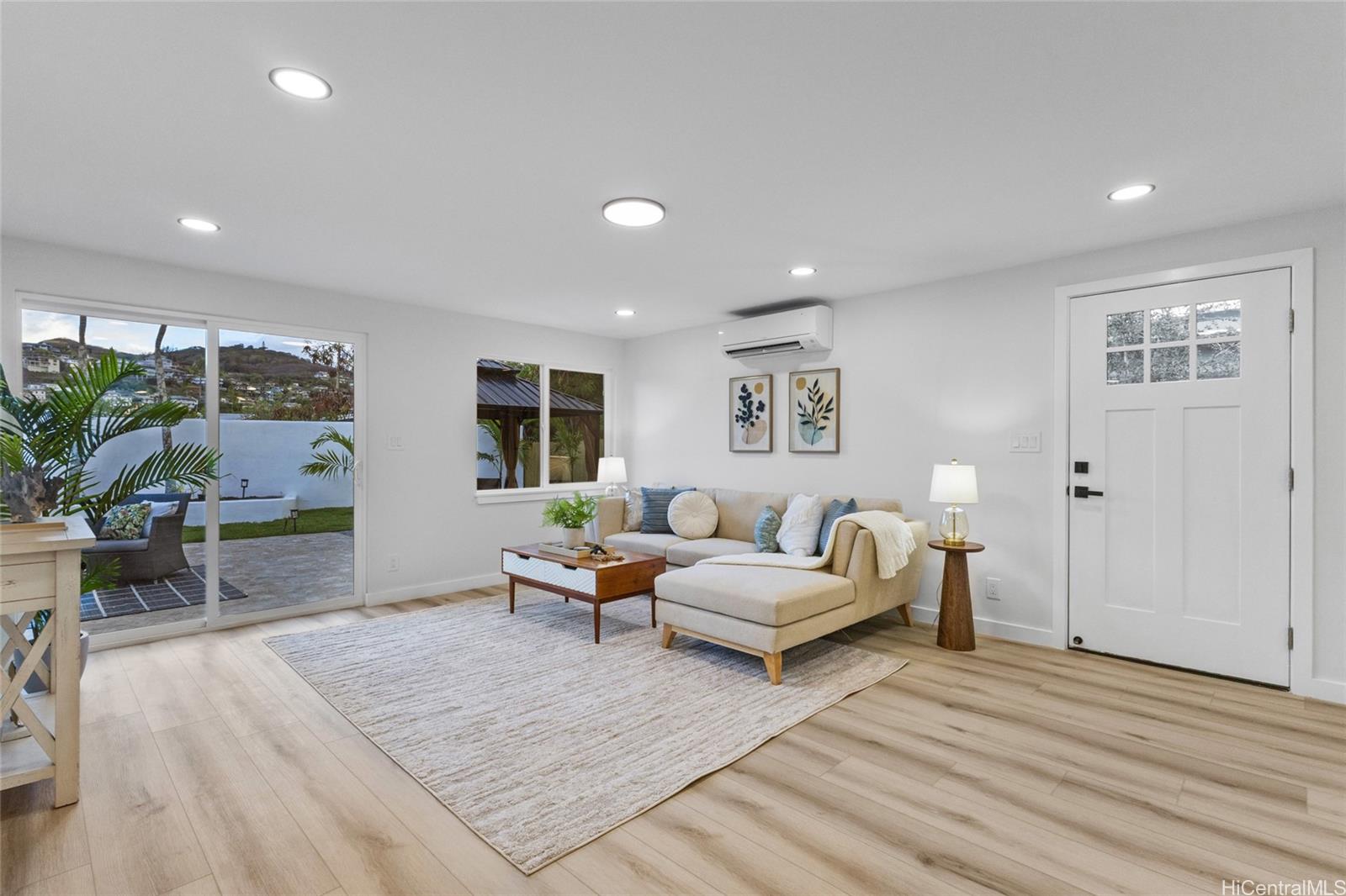 889  Akumu Street Enchanted Lake, Kailua home - photo 5 of 25