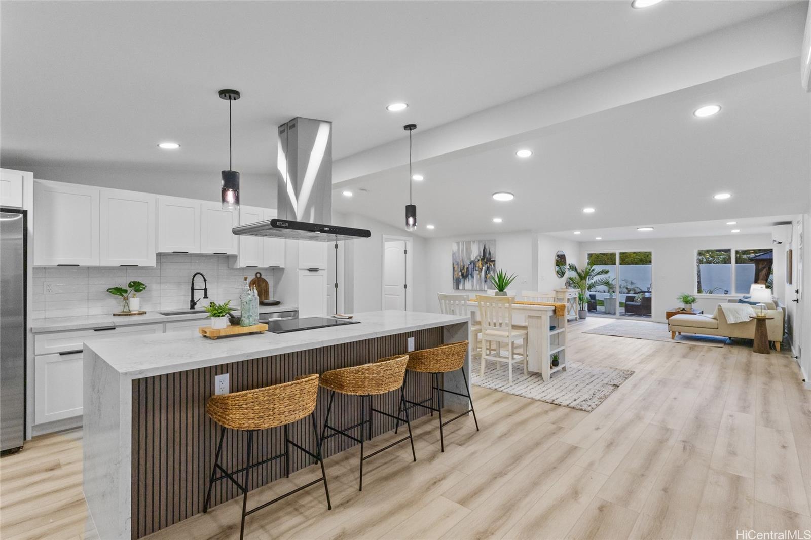 889  Akumu Street Enchanted Lake, Kailua home - photo 7 of 25