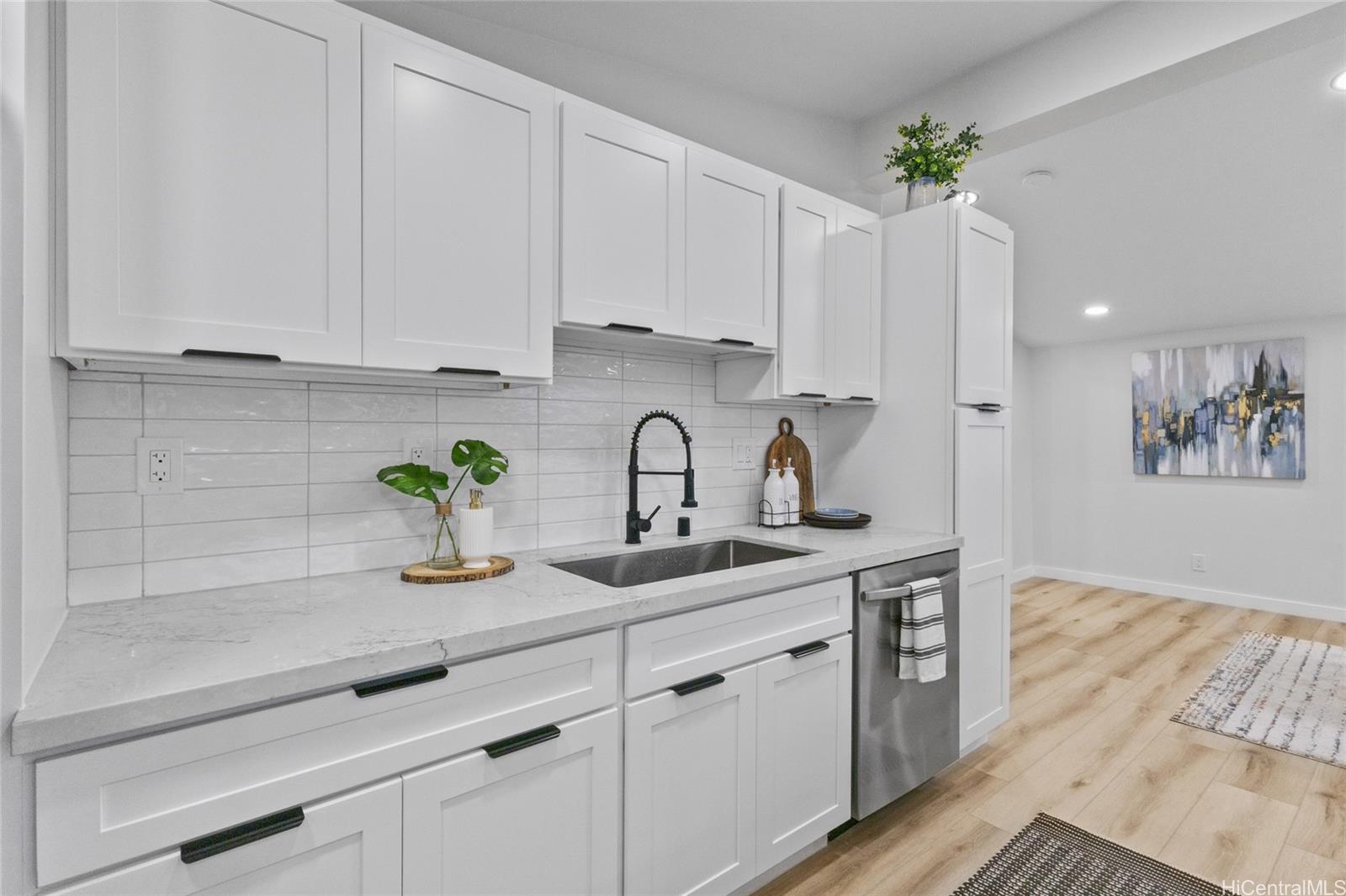 889  Akumu Street Enchanted Lake, Kailua home - photo 8 of 25