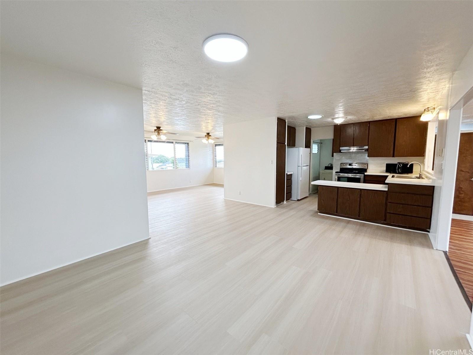 90 Makaweo Ave Wahiawa - Rental - photo 7 of 25