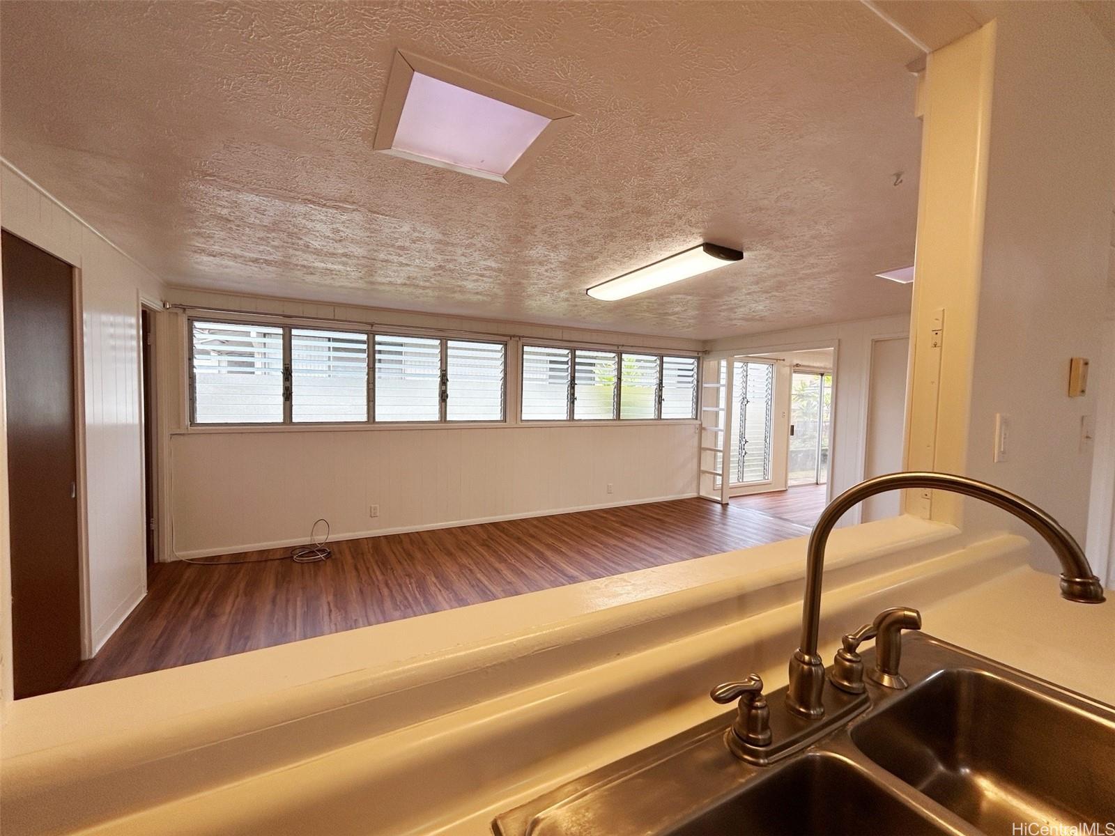 90 Makaweo Ave Wahiawa - Rental - photo 10 of 25