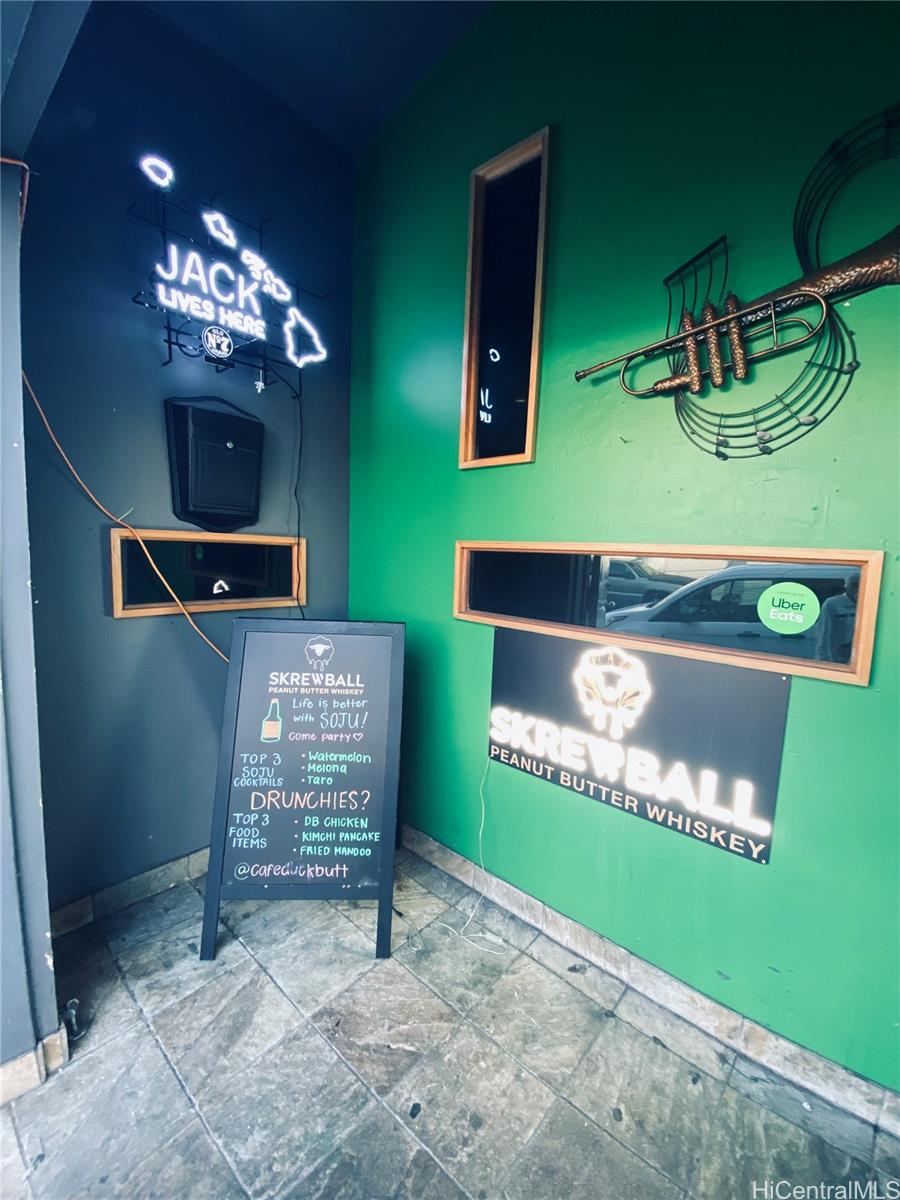 901 Kawaiahao Street Kakaako  - photo 2 of 12