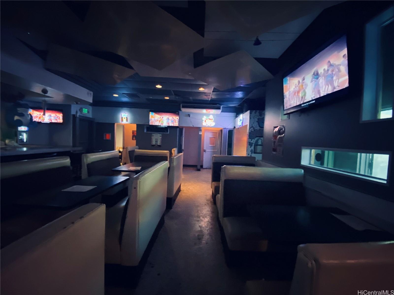 901 Kawaiahao Street Kakaako  - photo 3 of 12