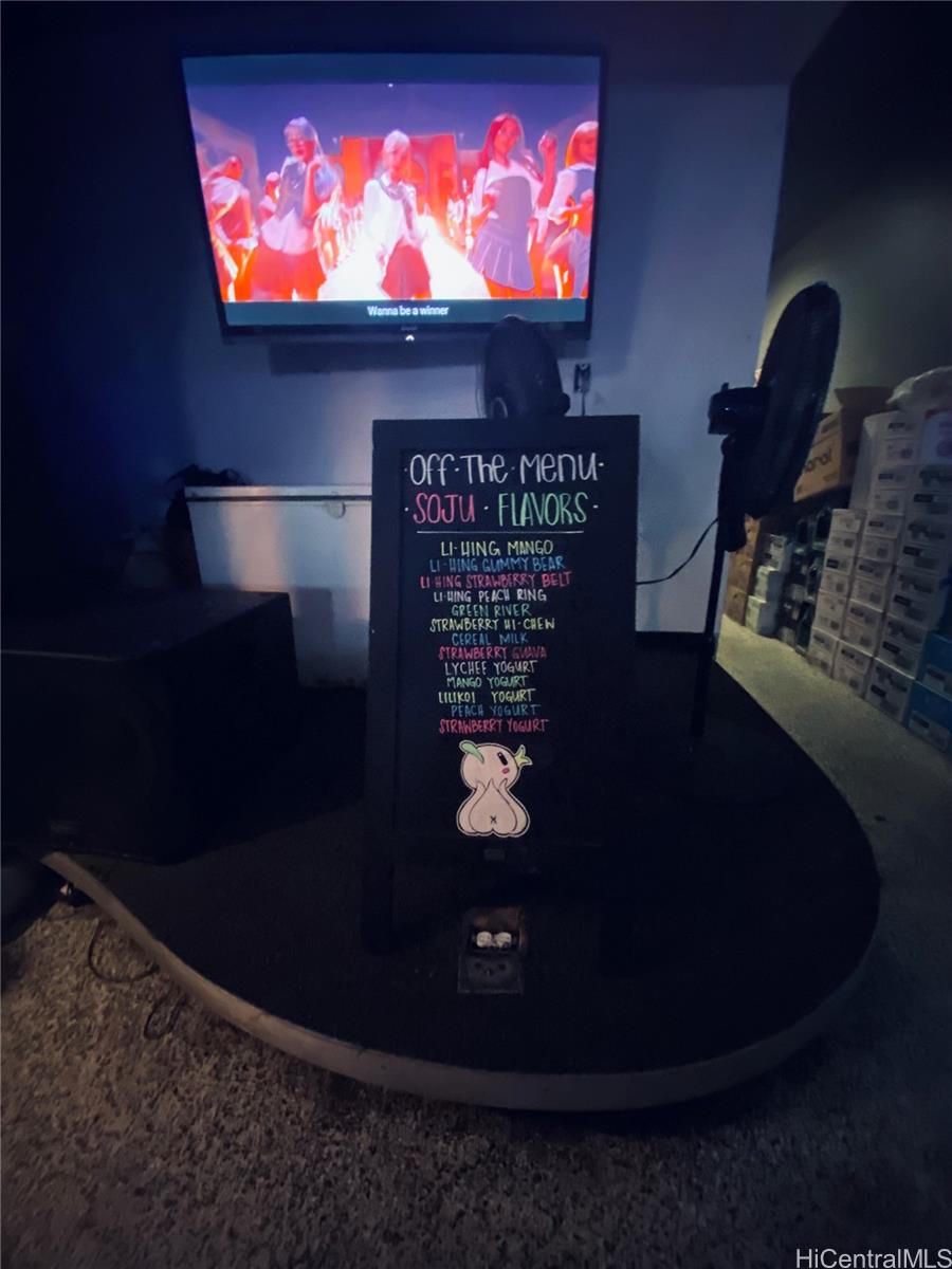 901 Kawaiahao Street Kakaako  - photo 4 of 12