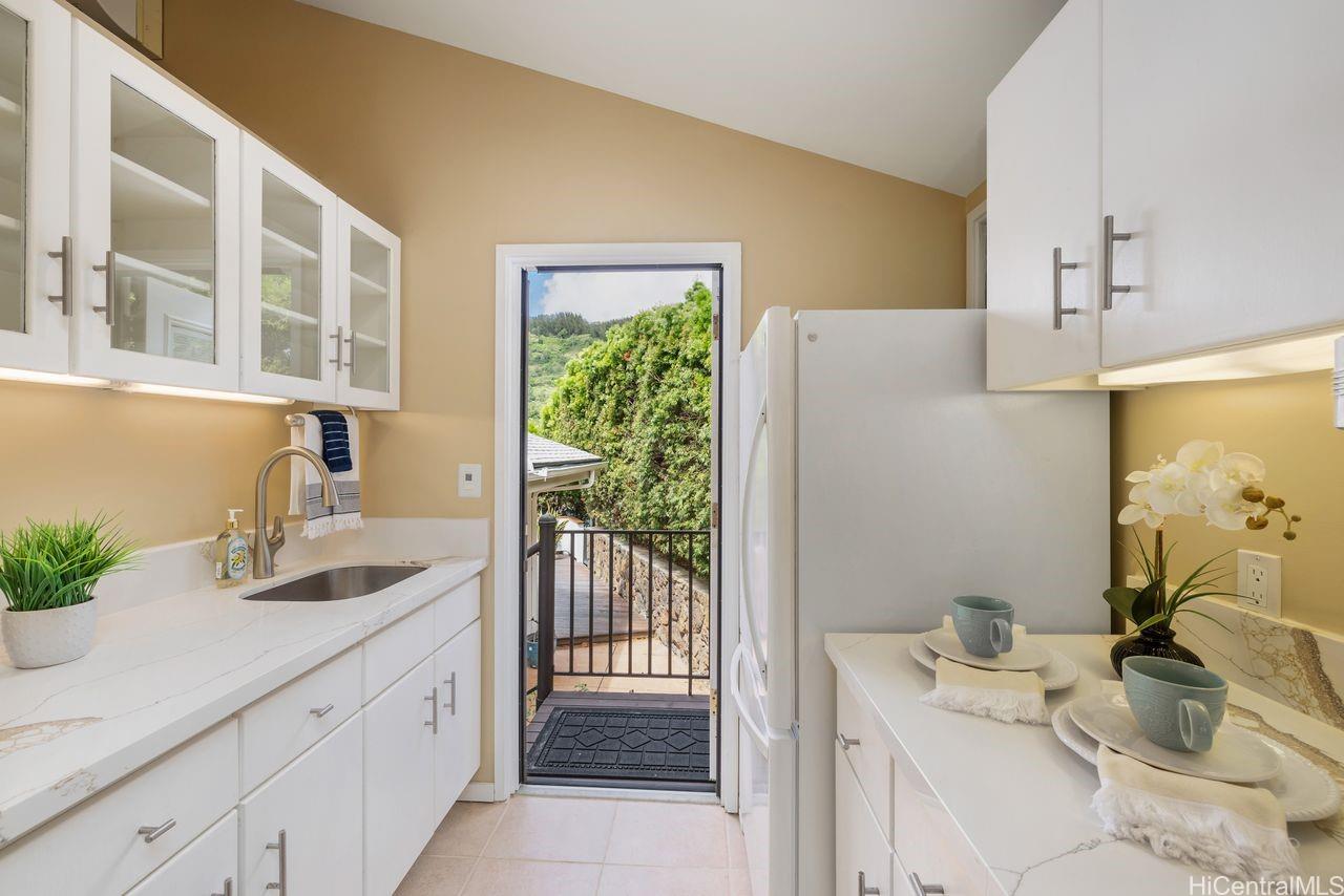 902  Puuomao Place Hahaione-upper, Hawaii Kai home - photo 18 of 25