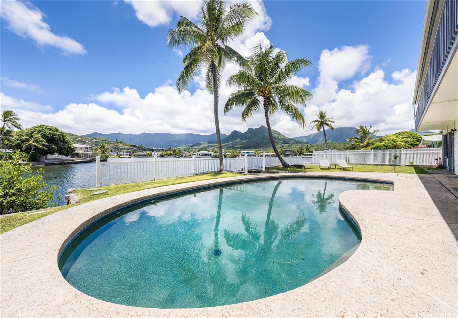 902  Wanaao Road Enchanted Lake, Kailua home - photo 2 of 25
