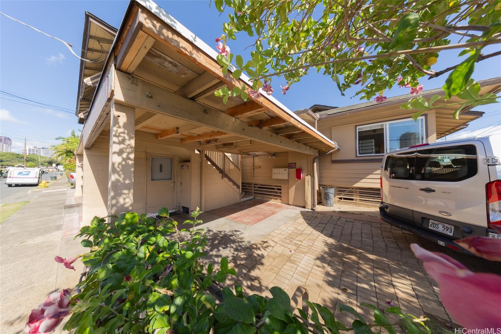 904 Piikoi Street Honolulu Oahu commercial real estate photo2 of 25