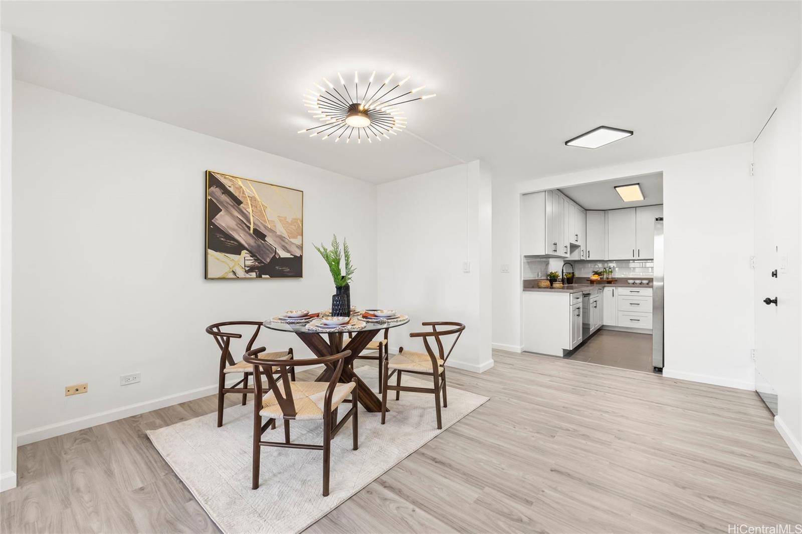 Ward Lanai condo # 302, Honolulu, Hawaii - photo 3 of 23